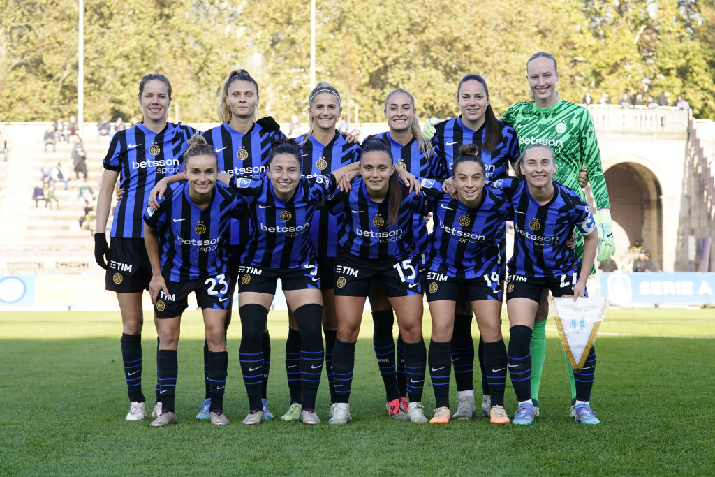 MILAN, ITALY - NOVEMBER 10:  Players of FC Internazionale pose for a photo during the Women Serie A match between FC Internazionale Women and SS Lazio Women at Arena Civica Gianni Brera on November 10, 2024 in Milan, Italy. (Photo by Pier Marco Tacca - Inter/Inter via Getty Images)