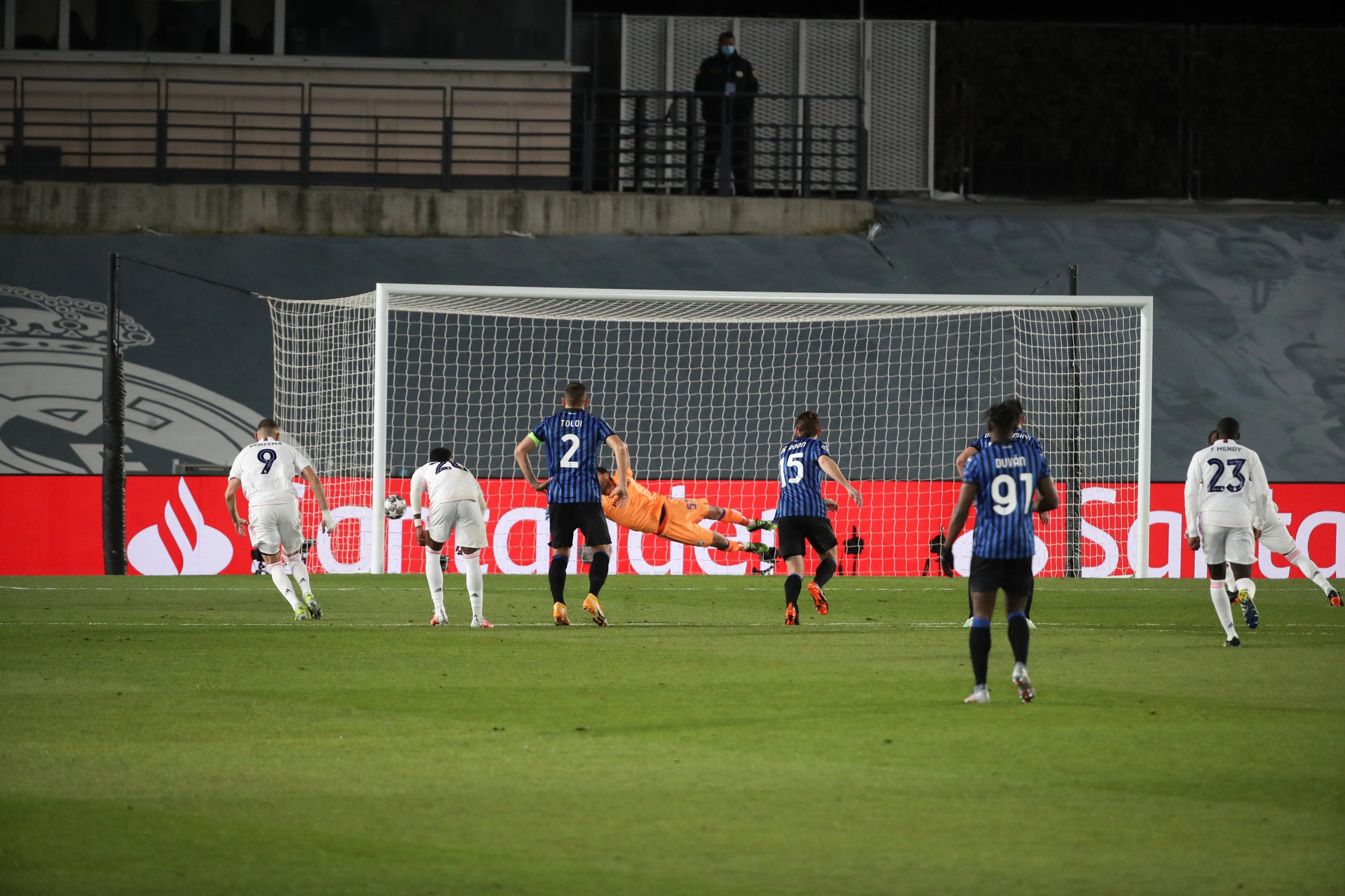 Sergio Ramos of Real Madrid scores a goal during the UEFA Champions League match between Real Madrid and Atalanta BC at Estadio Alfredo Di Stefano in Madrid, Spain.  (Photo by Indira/DAX Images/NurPhoto) (Photo by DAX Images / NurPhoto / NurPhoto via AFP)