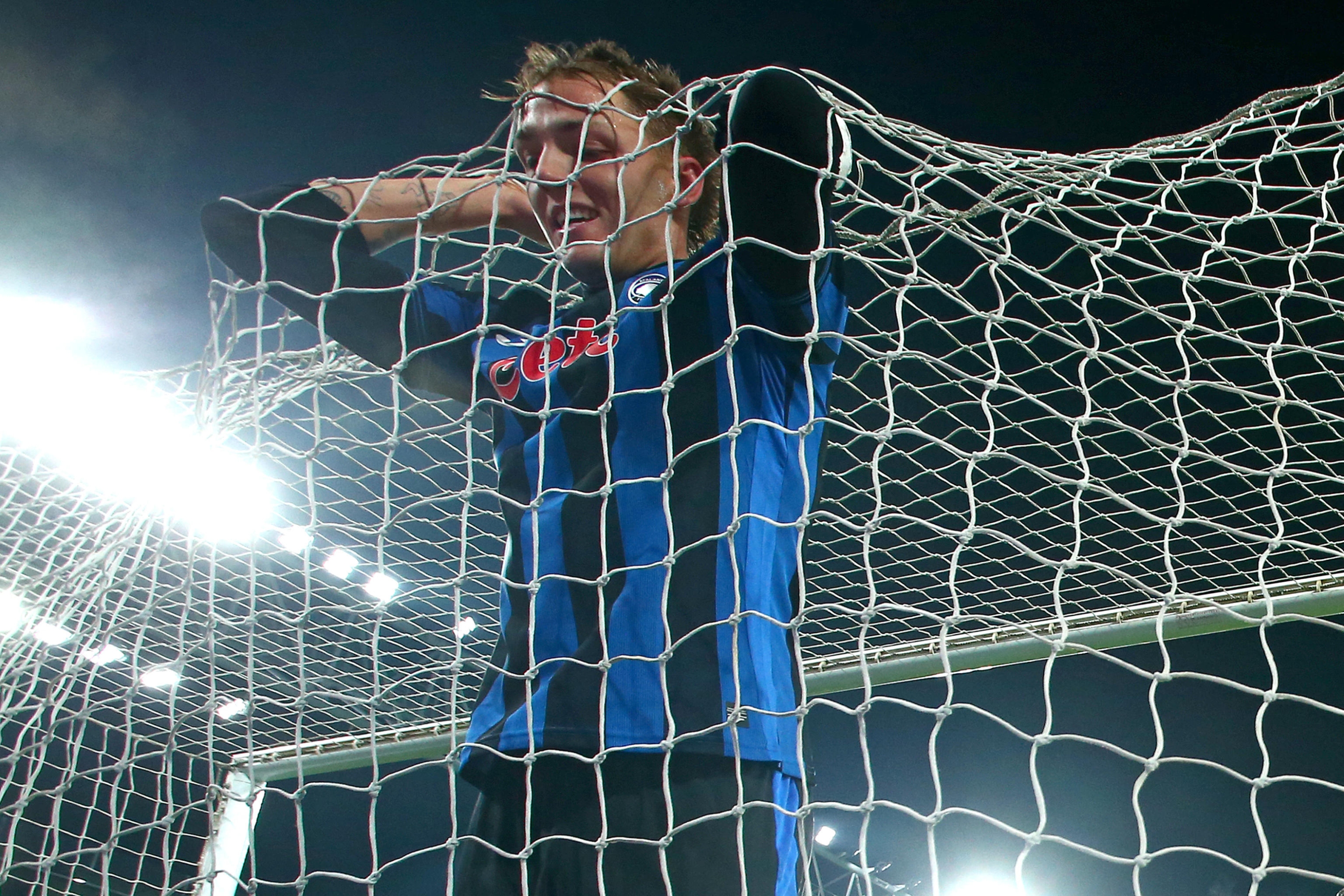 Atalanta's Mateo Retegui after a goal occasion during the UEFA Champions League soccer match between Atalanta BC and Real Madrid CF at Bergamo Stadium in Bergamo, Italy, 10 December 2024.  ANSA/MICHELE MARAVIGLIA