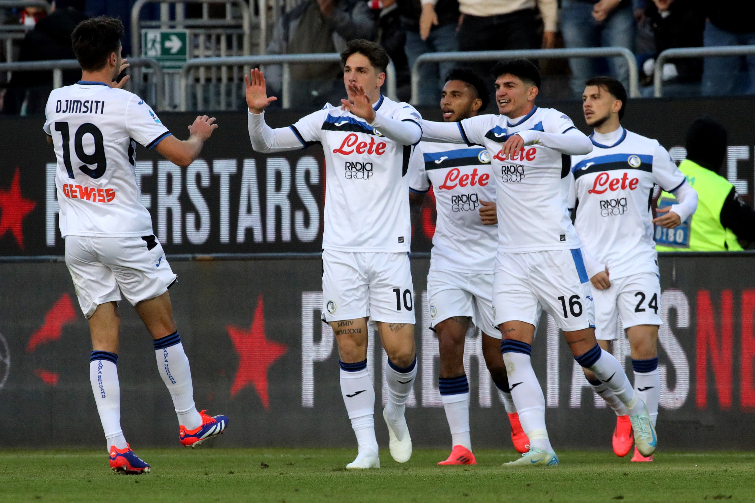 CAGLIARI, ITALY - DECEMBER 14: Nicolò Zaniolo of Atalanta celebrates his goal 0-1 during the Serie A match between Cagliari and Atalanta at Sardegna Arena on December 14, 2024 in Cagliari, Italy. (Photo by Enrico Locci/Getty Images)