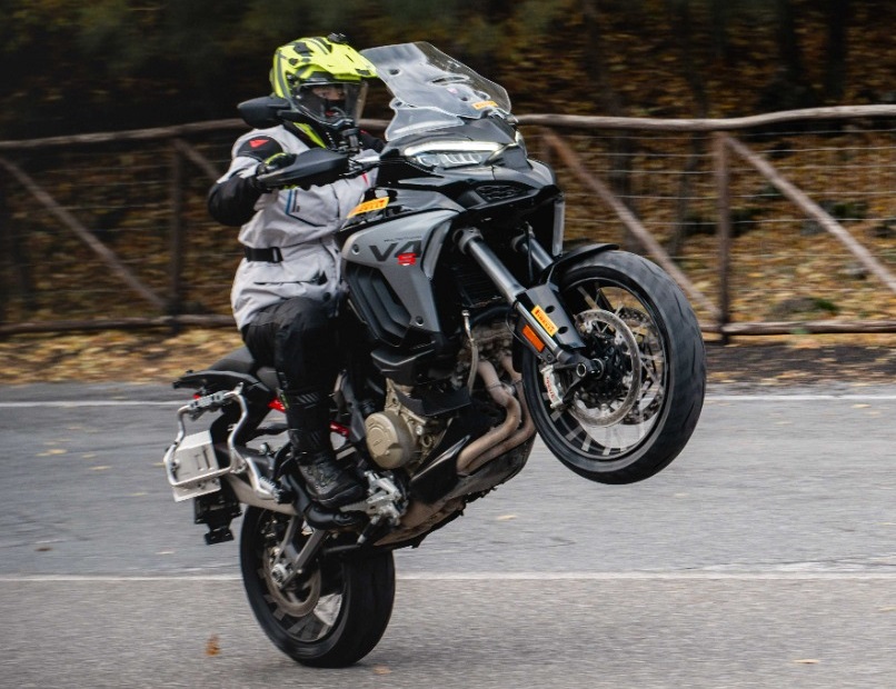 baroni pirelli ducati multistrada v4