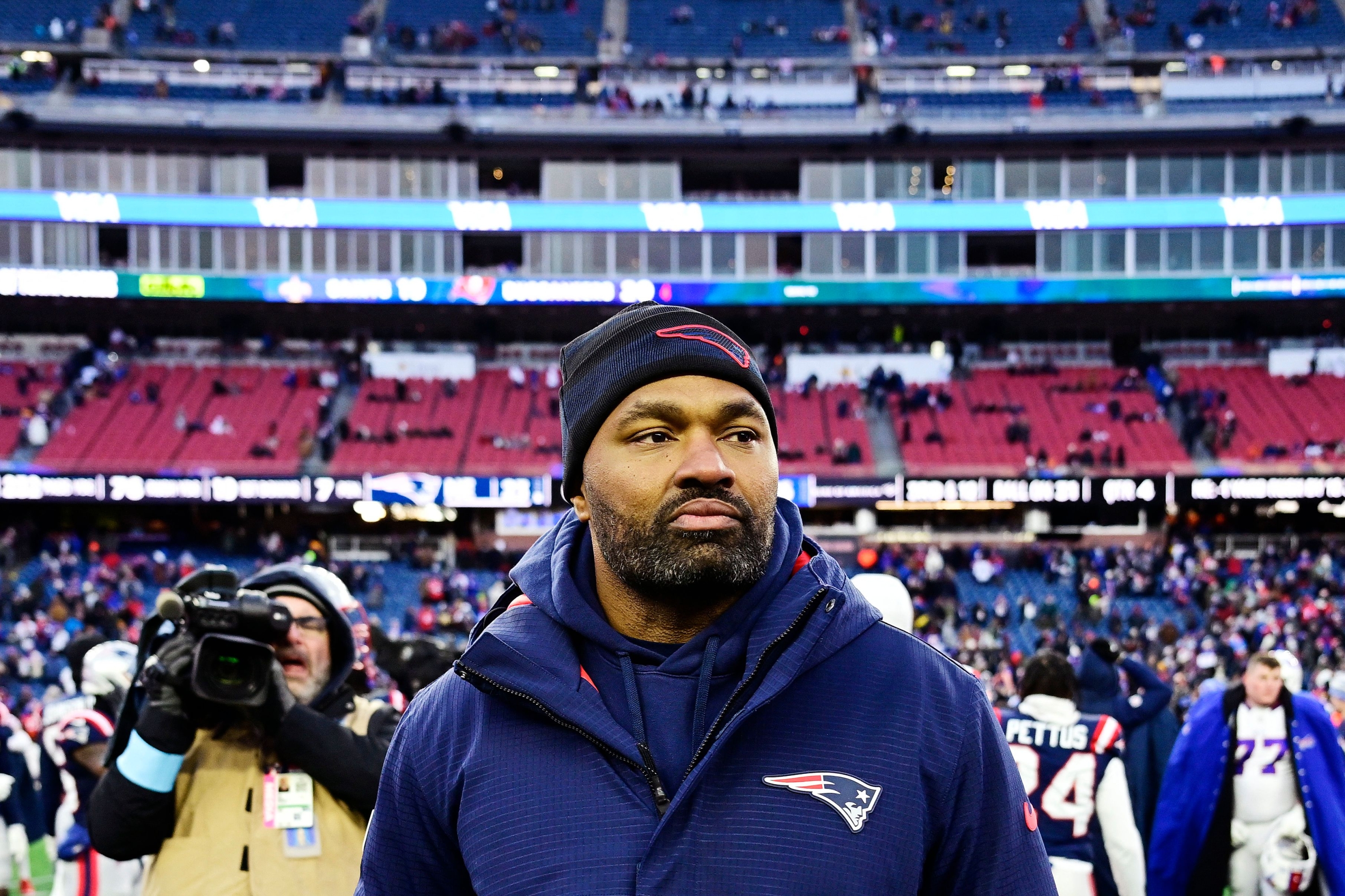 FOXBOROUGH, MASSACHUSETTS - JANUARY 05: Head coach Jerod Mayo of the New England Patriots looks on after defeating the Buffalo Bills 23-16 at Gillette Stadium on January 05, 2025 in Foxborough, Massachusetts.   Billie Weiss/Getty Images/AFP (Photo by Billie Weiss / GETTY IMAGES NORTH AMERICA / Getty Images via AFP)