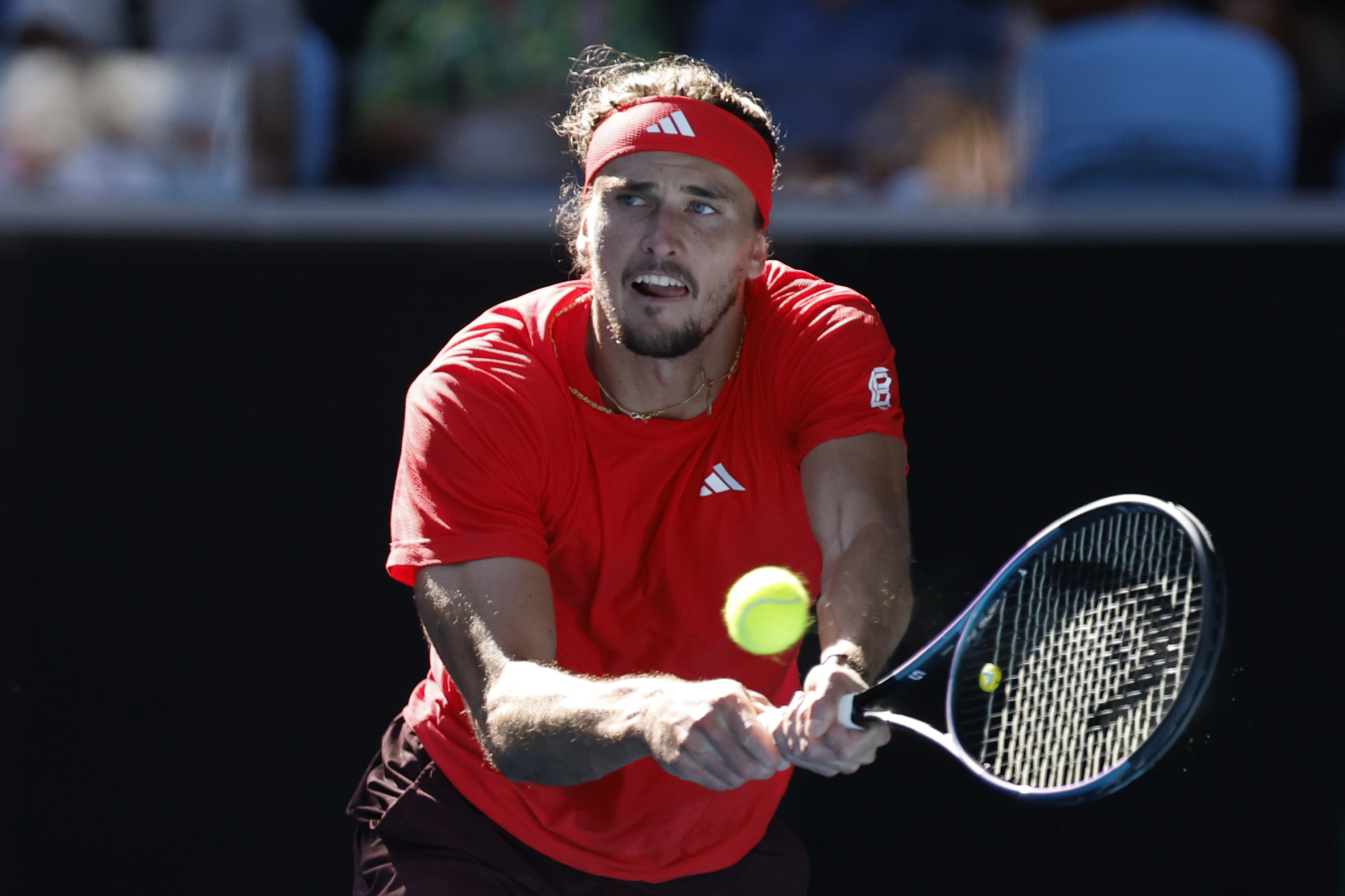 MELBOURNE, AUSTRALIA - JANUARY 17: Alexander Zverev of Germany plays a backhand against Jacob Fearnley of Great Britain in the Men's Singles Third Round during day six of the 2025 Australian Open at Melbourne Park on January 17, 2025 in Melbourne, Australia. (Photo by Daniel Pockett/Getty Images)