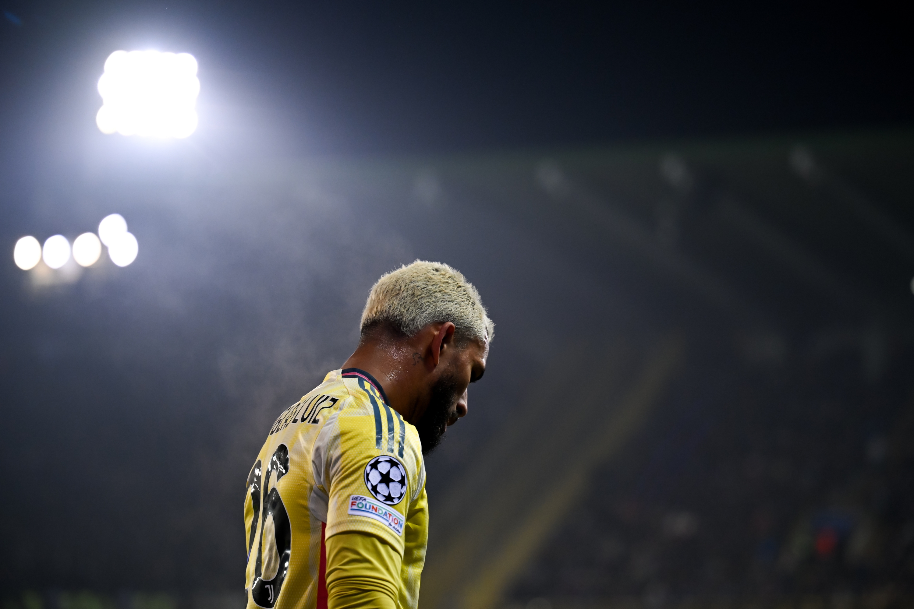 BRUGES, BELGIUM - JANUARY 21: Douglas Luiz of Juventus during the UEFA Champions League 2024/25 League Phase MD7 match between Club Brugge KV and Juventus at Jan Breydelstadion on January 21, 2025 in Bruges, Belgium. (Photo by Daniele Badolato - Juventus FC/Juventus FC via Getty Images)