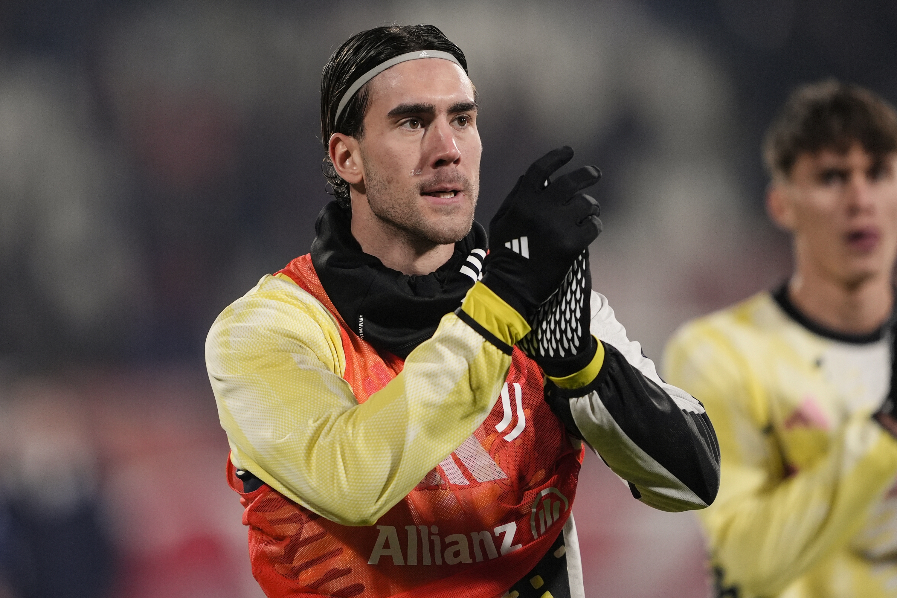 Juventus? Dusan Vlahovic before the Serie A soccer match between Ac Monza and Juventus at U-Power Stadium in Monza, North Italy - December 22 , 2024. Sport - Soccer . (Photo by Fabio Ferrari/LaPresse)