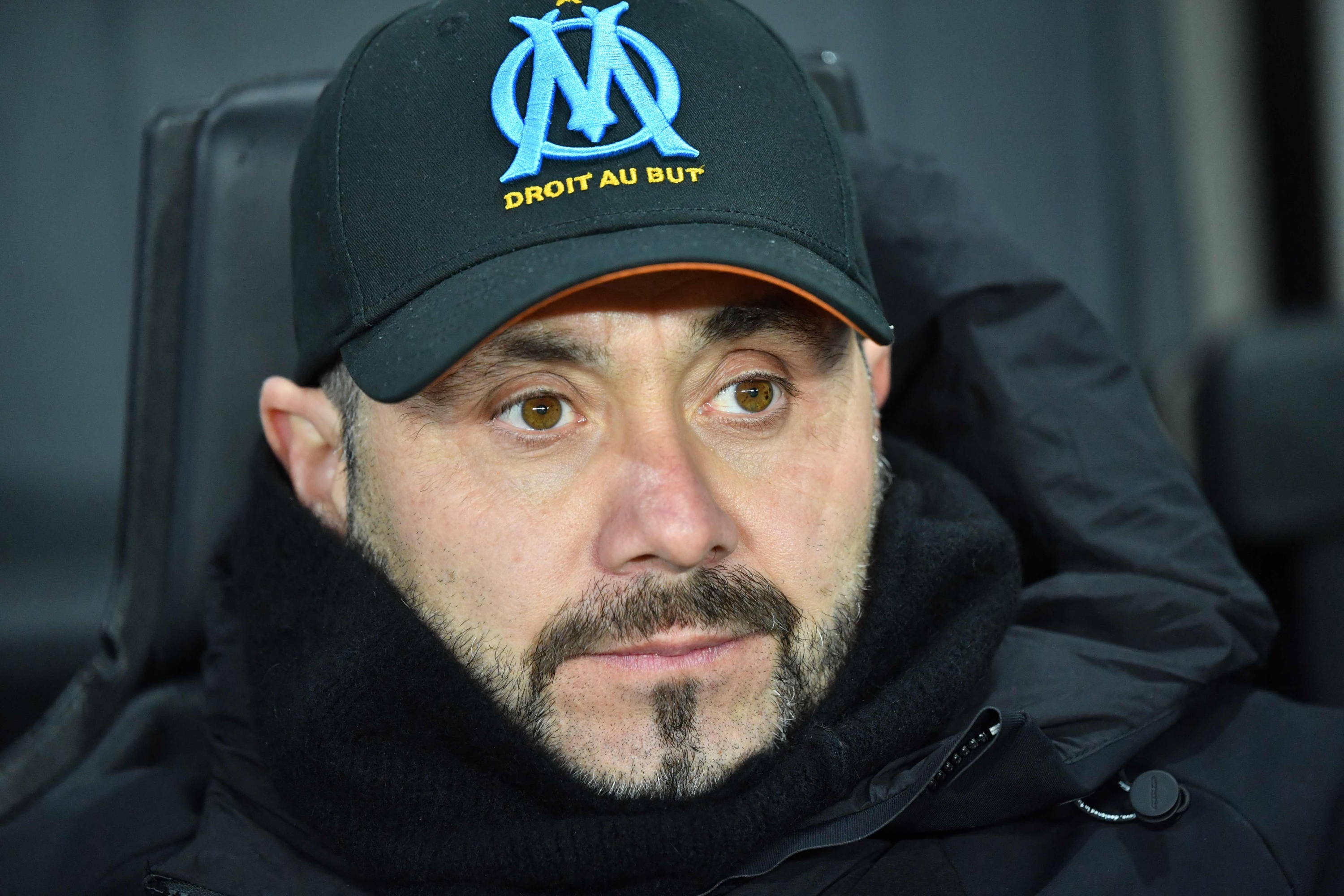 Marseille's Italian head coach Roberto De Zerbi looks on during the French L1 football match between SCO Angers and Olympique de Marseille (OM) at The Raymond-Kopa Stadium in Angers, western France on February 9, 2025. (Photo by JEAN-FRANCOIS MONIER / AFP)