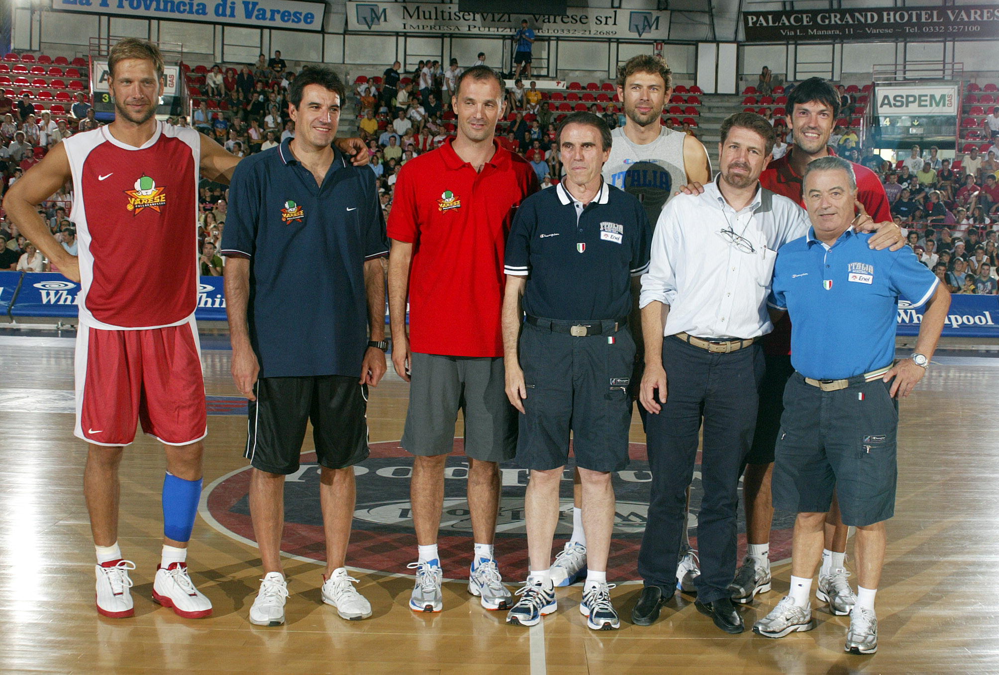 Varese 17 Agosto 2007 
Raduno Nazionale Italiana Preparazione Eurobasket 2007
Nella foto: De Pol Vescovi Mrsic Recalcati Galanda Chiapparo Meneghin Galleani
Foto Ciamillo-Castoria