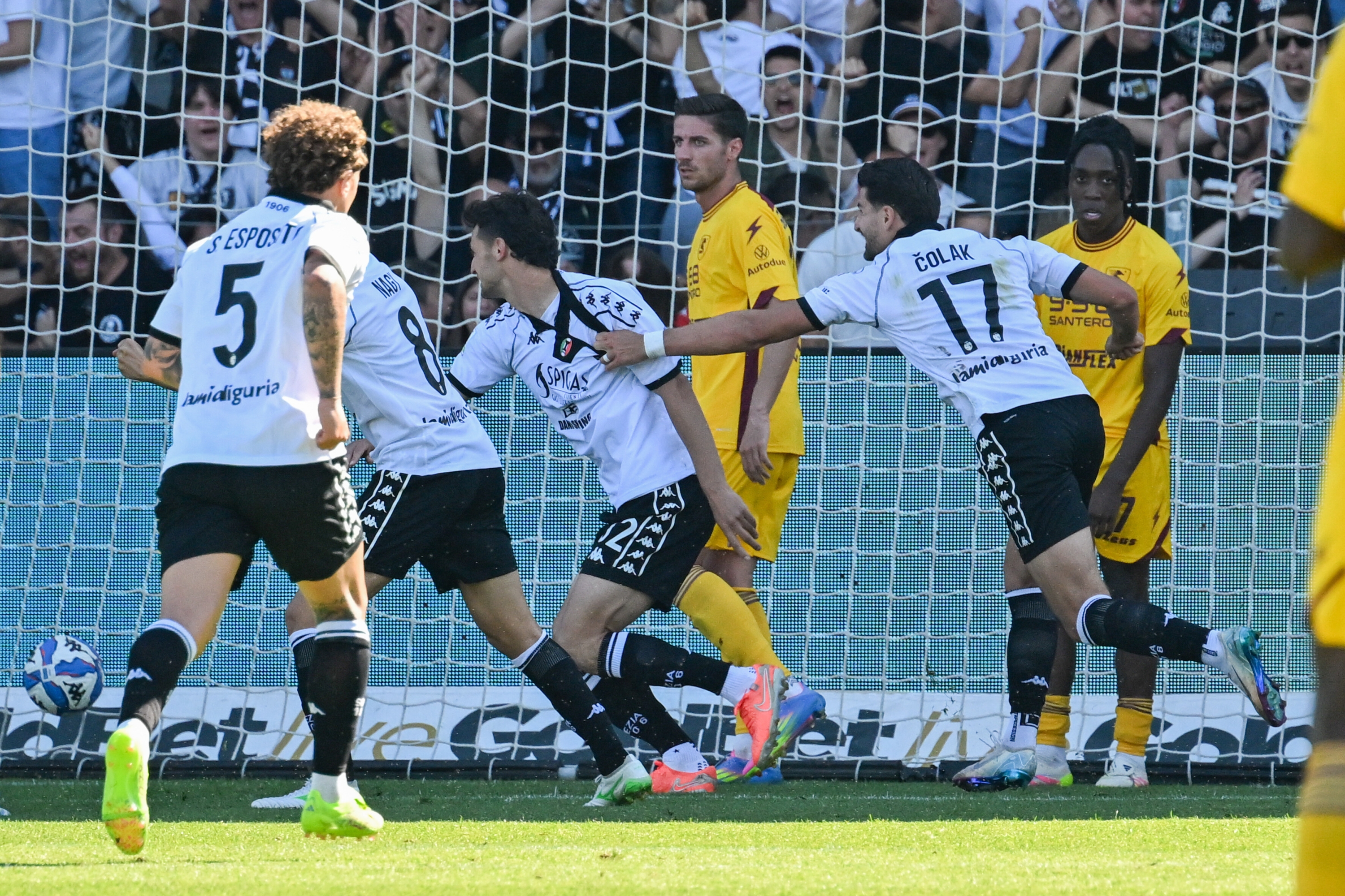 Spezia?s Luca Vignali celebrates after scoring a goal for his team during the Serie B soccer match between Spezia and Salernitana at the Alberto Picco Stadium in La Spezia, Italy - Thursday, May 01, 2025. Sport - Soccer . (Photo by Tano Pecoraro/Lapresse)