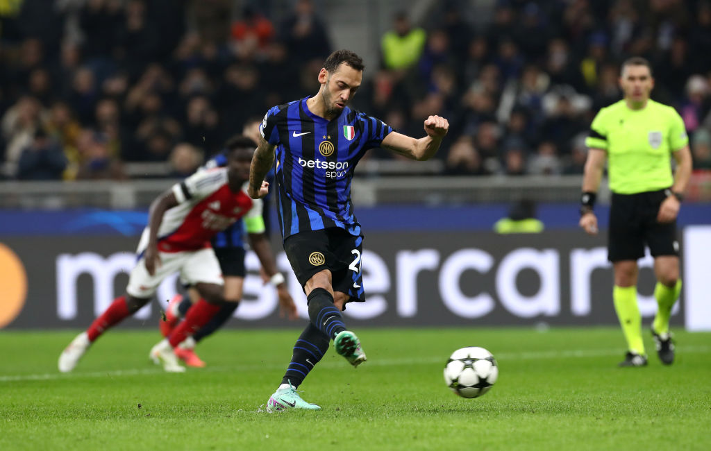Hakan Calhanoglu playing for Inter