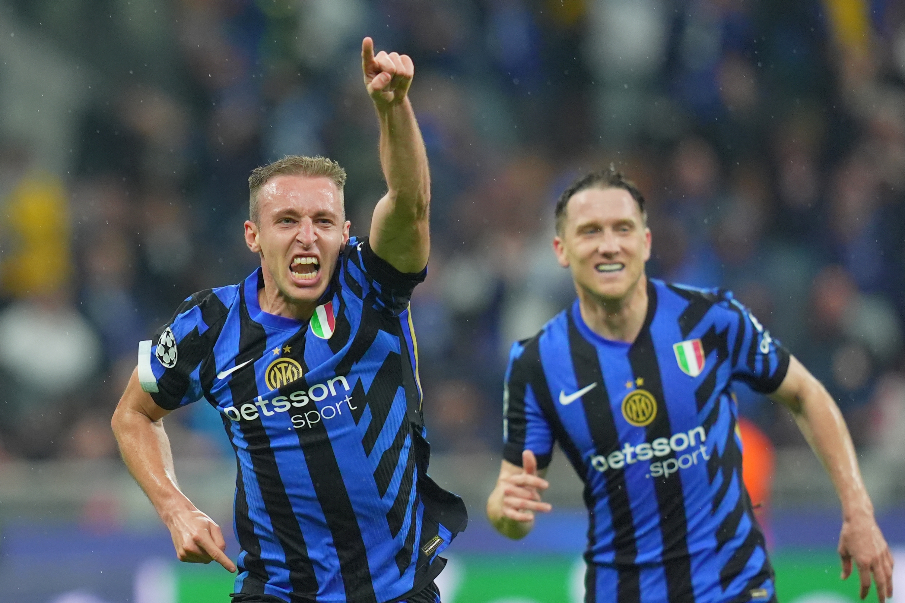 Inter Milan's Davide Frattesi celebrates after scoring goal 4 -3 during the Uefa Champions League soccer match between Inter and Barcelona at San Siro Stadium in Milan , North Italy - Tuesday May 06, 2025 . Sport - Soccer (Photo by Spada/LaPresse)
