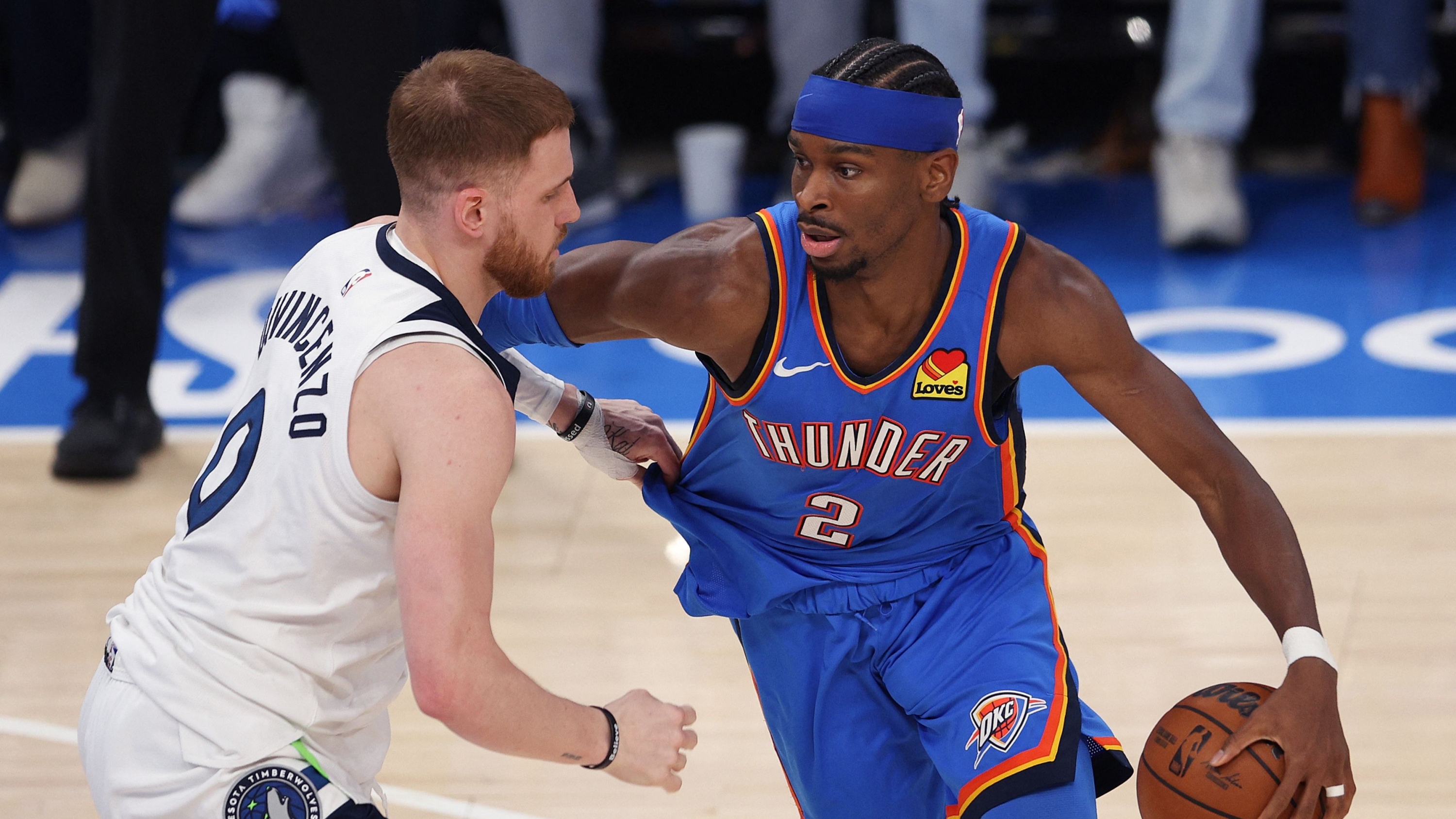 Donte DiVincenzo playing basketball