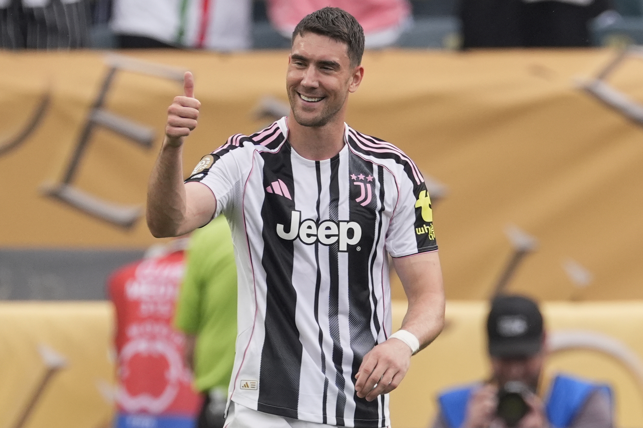 Juventus' Dusan Vlahovic reacts after scoring from a penalty kick during the Club World Cup Group G soccer match between Juventus and Wydad AC in Philadelphia, Sunday, June 22, 2025. (AP Photo/Chris Szagola)