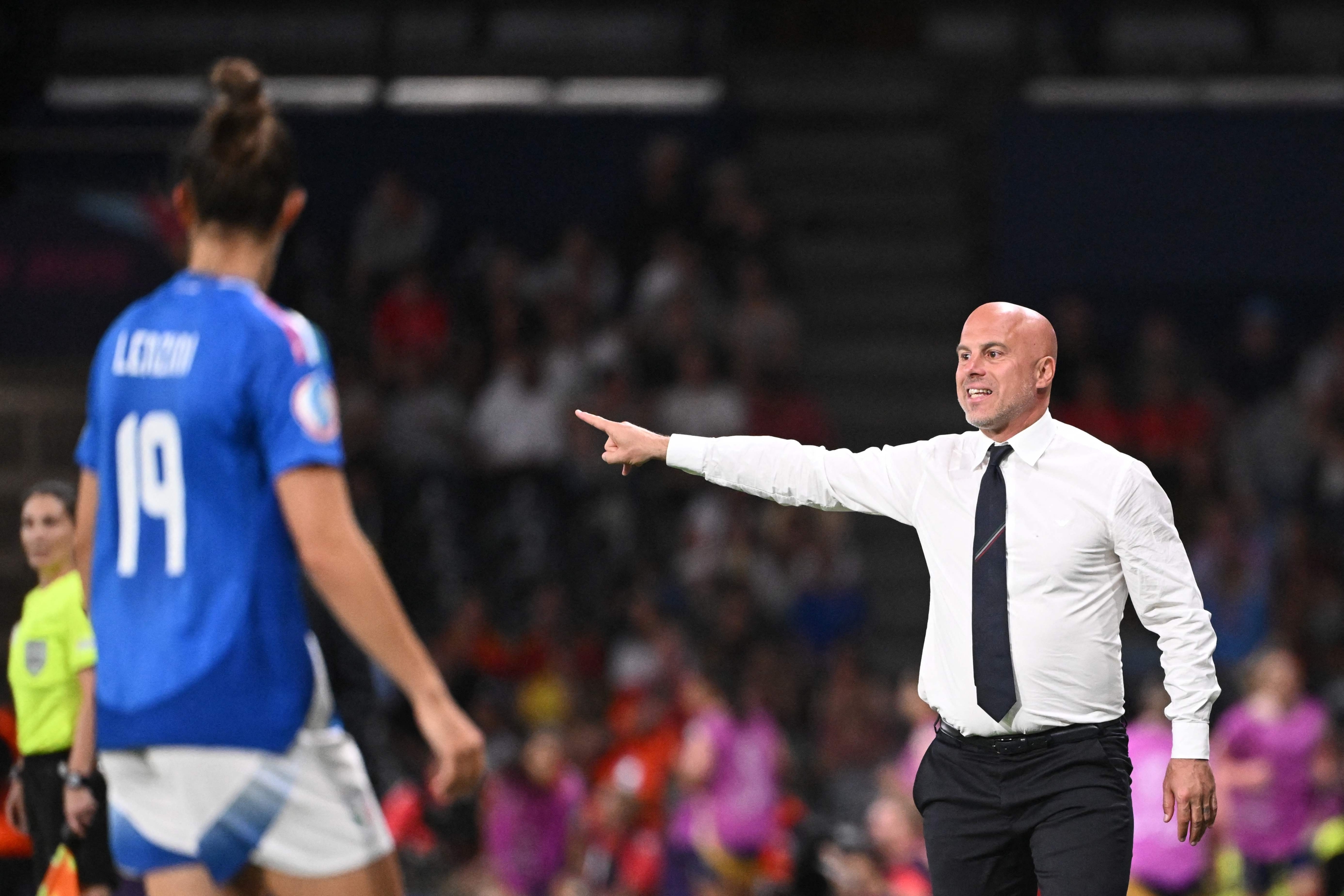 Italy's head coach Andrea Soncin gestures during the UEFA Women's Euro 2025 Group B football match between Italy and Spain at the Wankdorf Stadium in Bern, on July 11, 2025. (Photo by SEBASTIEN BOZON / AFP)