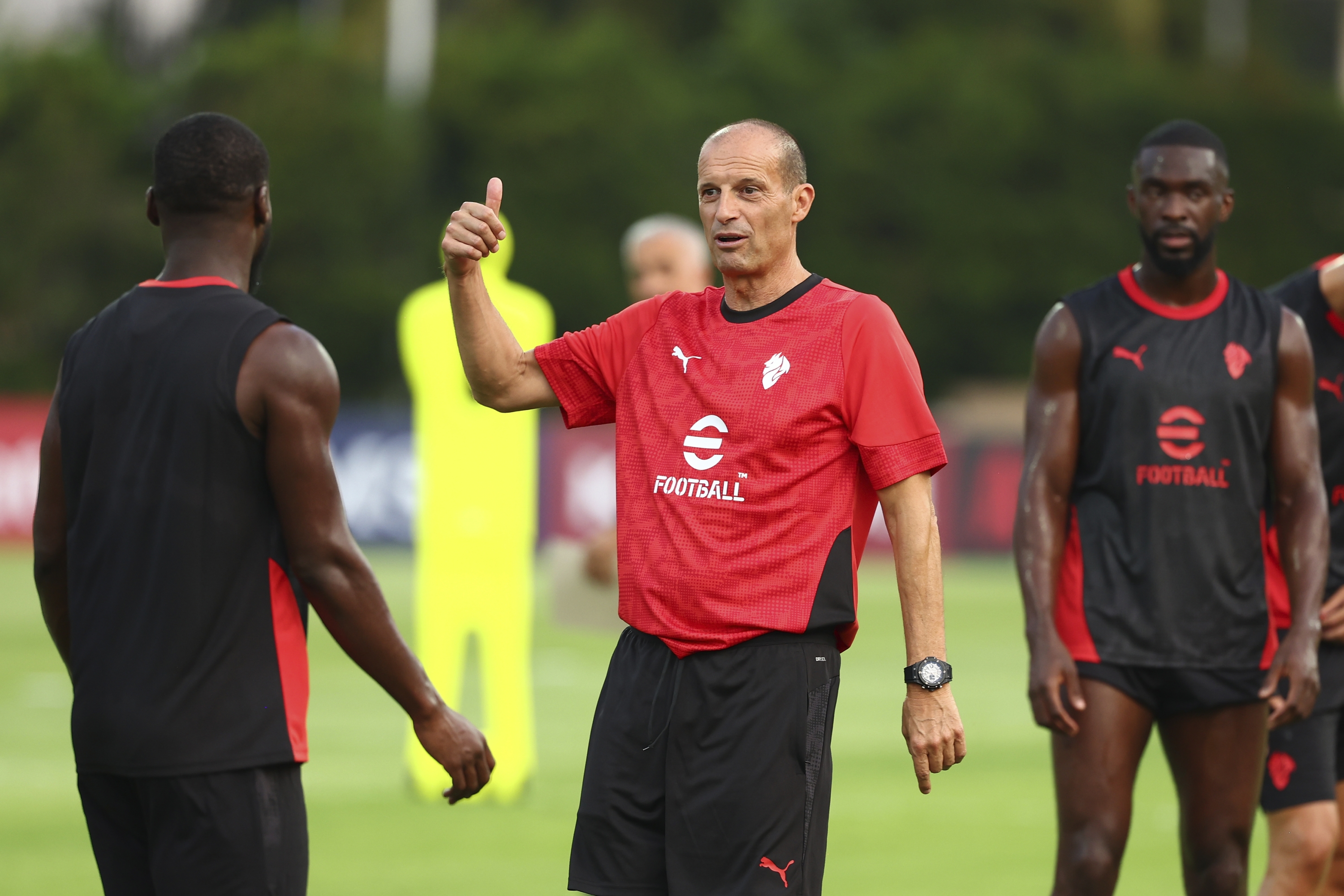  Massimiliano Allegri Head coach of AC Milan gestures during an AC Milan Training Session at Bishan Stadium on July 21, 2025 in Singapore. (Photo by Giuseppe Cottini/AC Milan via Getty Images)