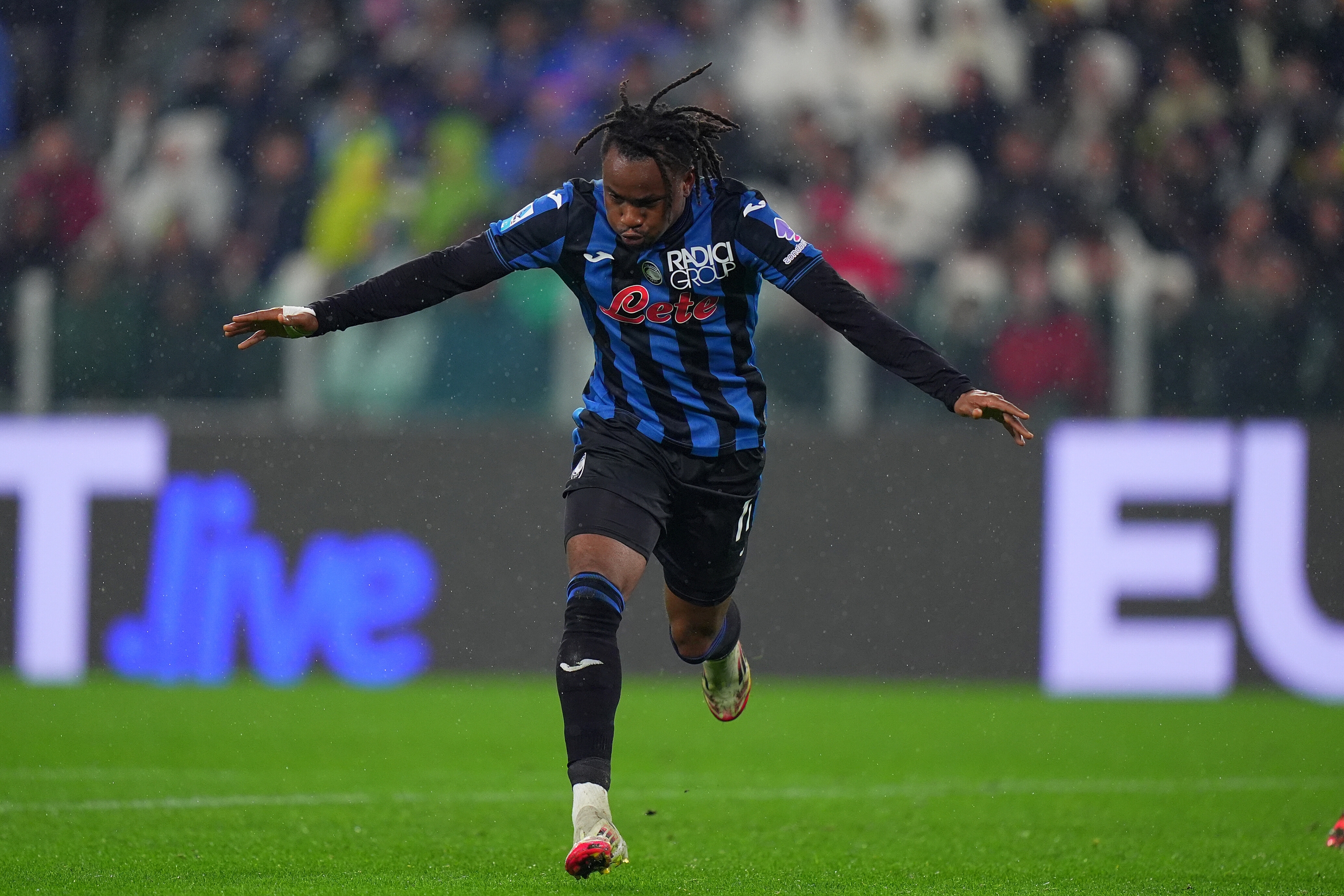 Ademola Lookman celebrates scoring for Atalanta