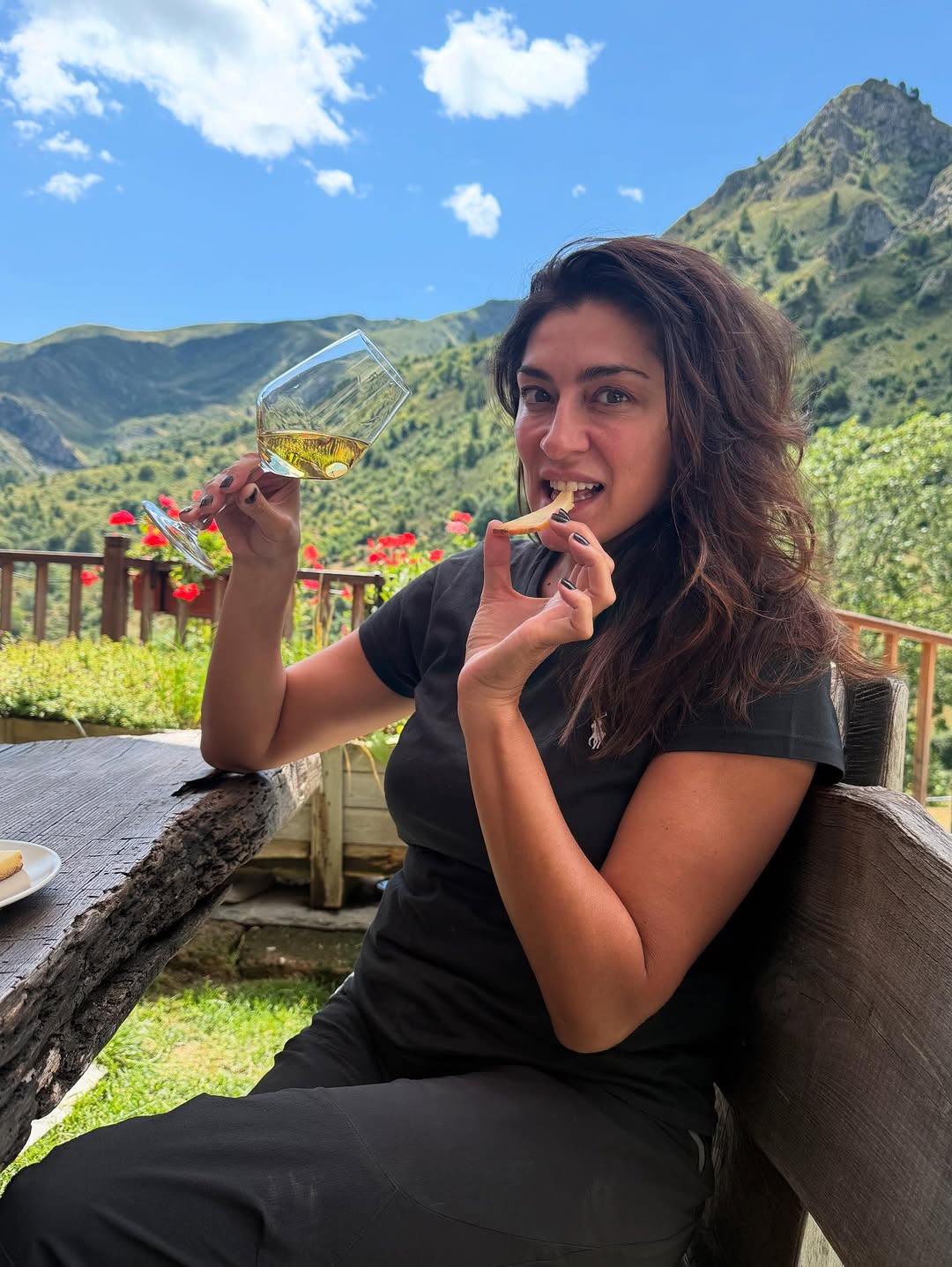Elisa Isoardi ed Ernesto Iaccarino insieme in montagna: nuova coppia? |  Gazzetta.it