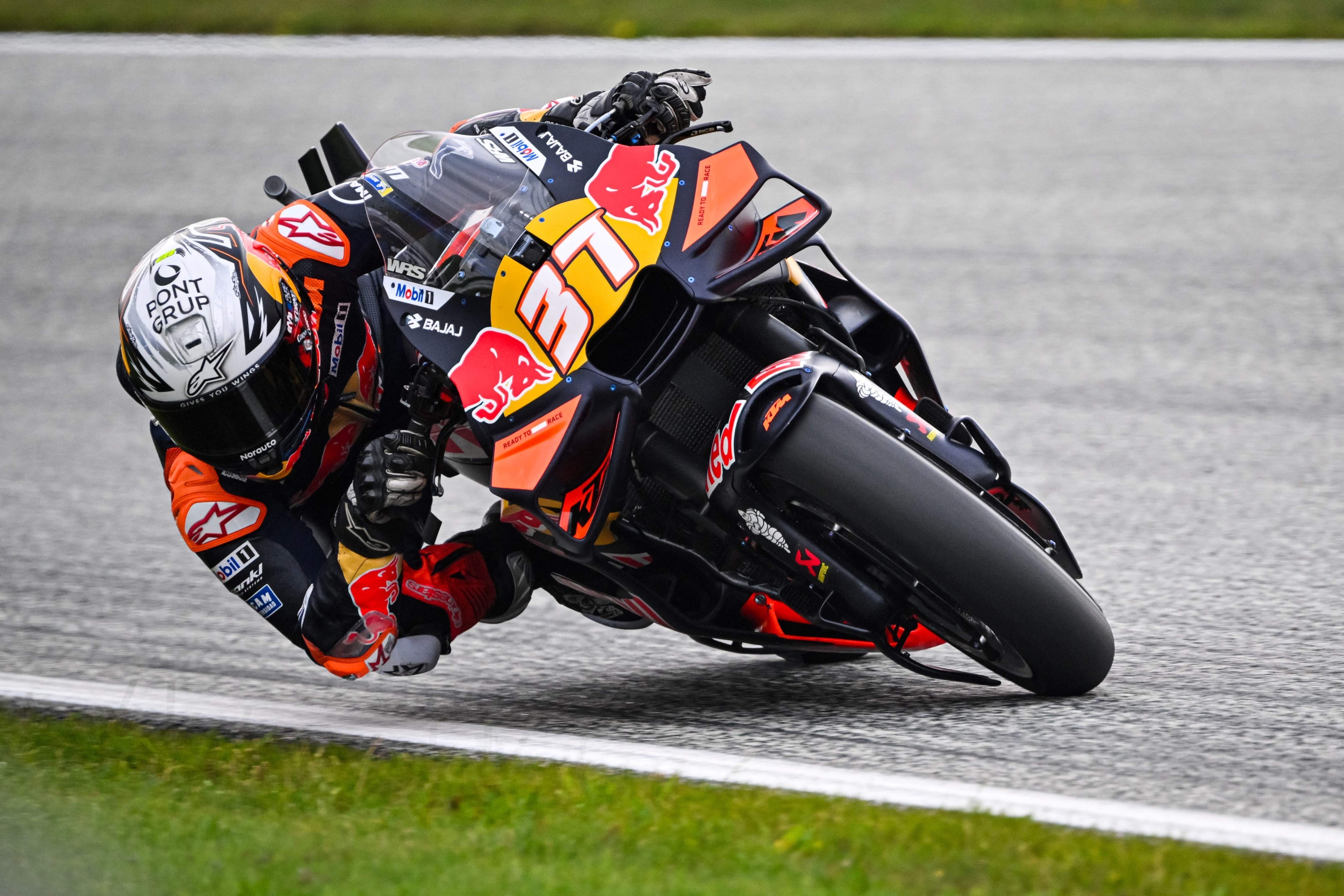 Red Bull KTM Factory Racing team's Spanish rider Pedro Acosta drives the warm up session, ahead of the Austrian MotoGP Grand Prix at the Red Bull Ring race track in Spielberg, Austria, on August 17, 2025. (Photo by Jure Makovec / AFP)