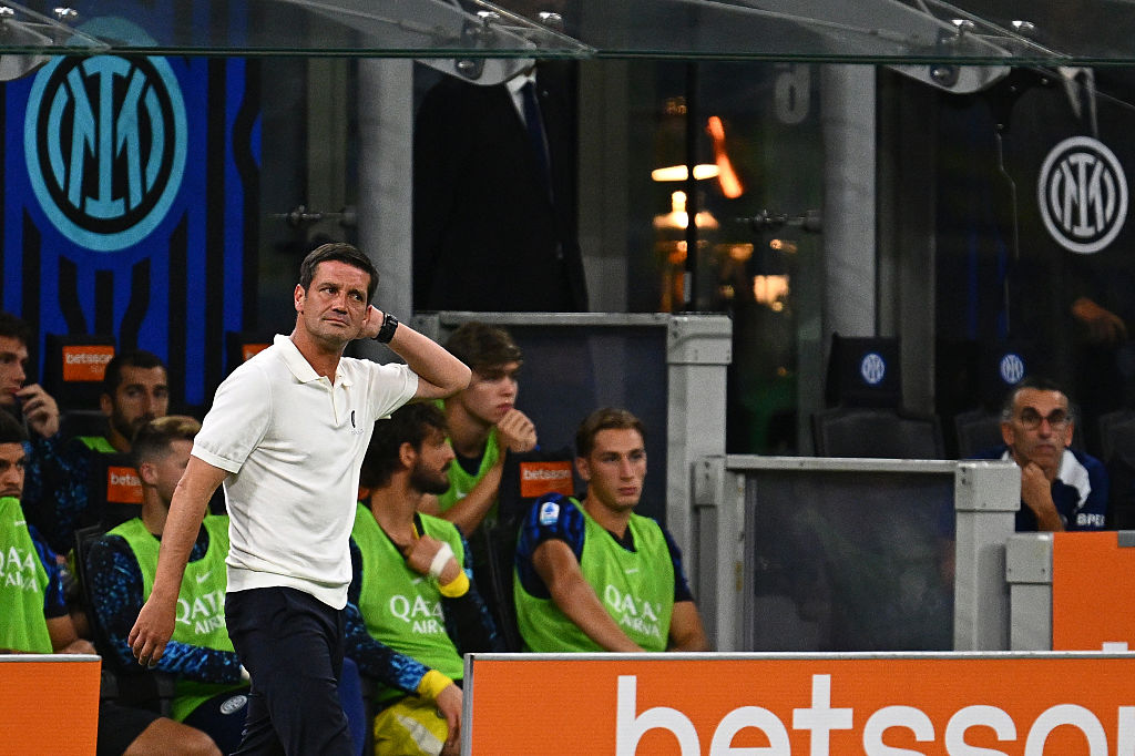 Cristian Chivu, allenatore dell`Inter, in azione durante una partita di Serie A.