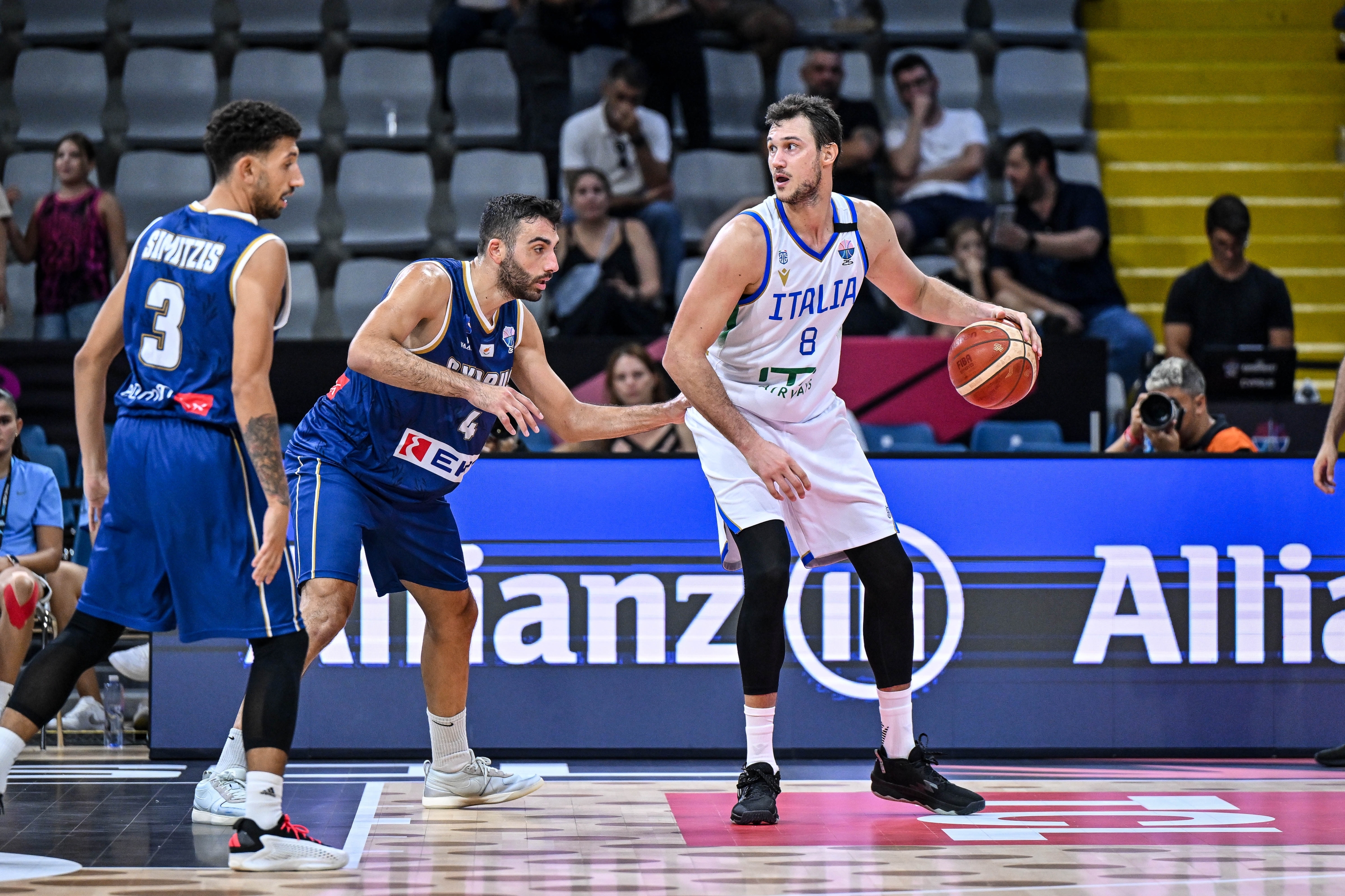 Danilo Gallinari bids farewell to the Italian national team