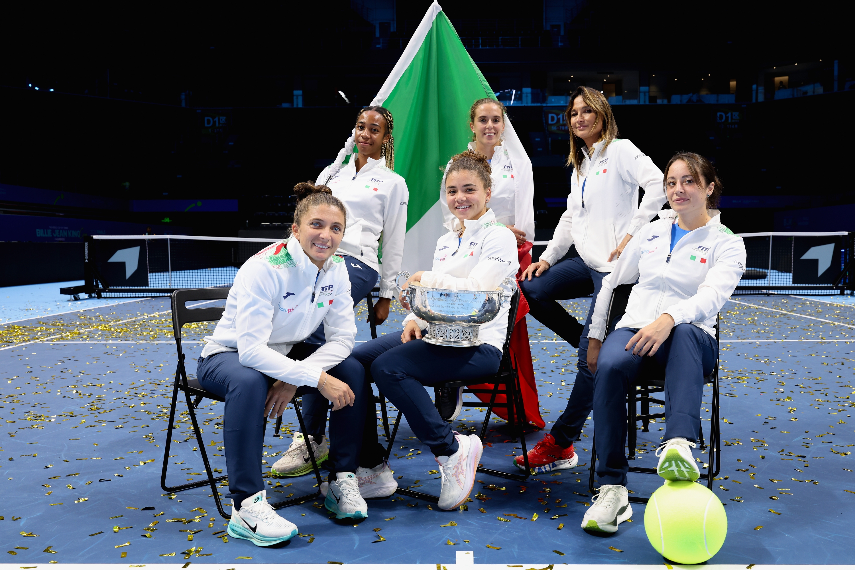 SHENZHEN, CHINA - SEPTEMBER 21: (L-R) Sara Errani, Tyra Caterina Grant, Jasmine Paolini, Lucia Bronzetti, Tathiana Garbin and Elisabetta Cocciaretto, captain of Italy celebrate with the Billie Jean King Cup during the trophy ceremony for the Billie Jean King Cup by Gainbridge Finals 2025, Final match between Italy and USA at Shenzhen Bay Sports Center Arena on September 21, 2025 in Shenzhen, China. (Photo by Lintao Zhang/Getty Images for Billie Jean King Cup)