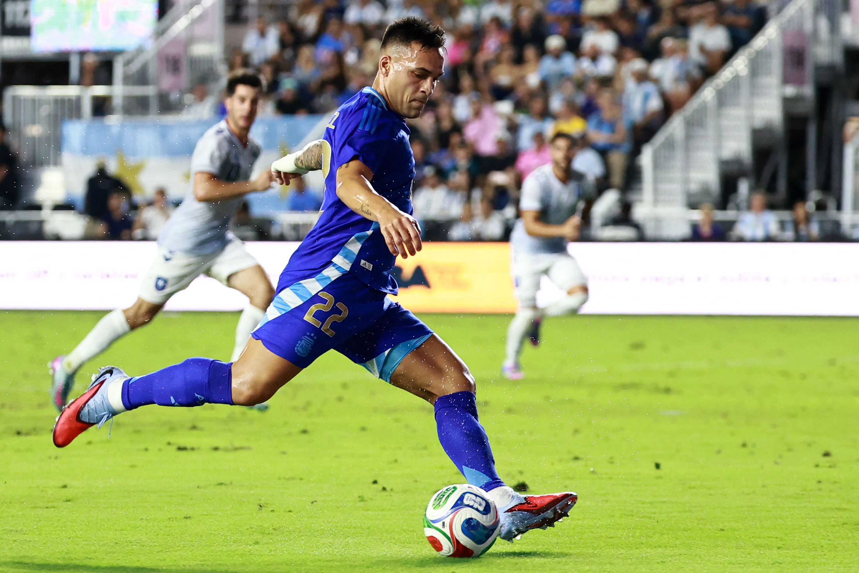 Lautaro Martínez of Argentina shoots during the International Friendly match between Puerto Rico and Argentina at Chase Stadium on October 14, 2025 in Fort Lauderdale, Florida. Carmen Mandato/Getty Images/AFP (Photo by Carmen Mandato / GETTY IMAGES NORTH AMERICA / Getty Images via AFP)