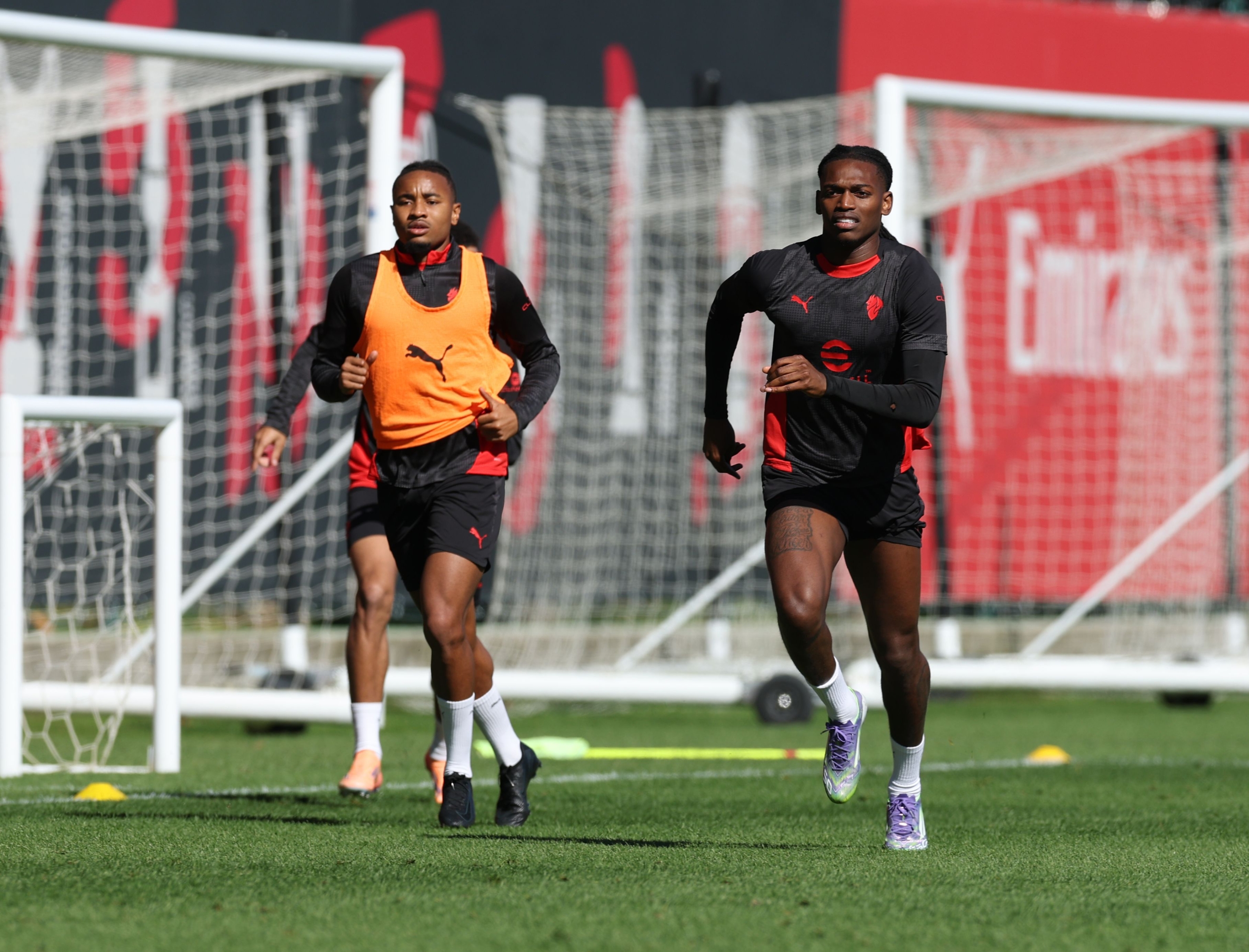 كريستيان بوليسيتش يغيب عن مباراة ميلان ضد لاتسيو ونكونكو يفضل على لوفتوس-تشيك بجانب لياو