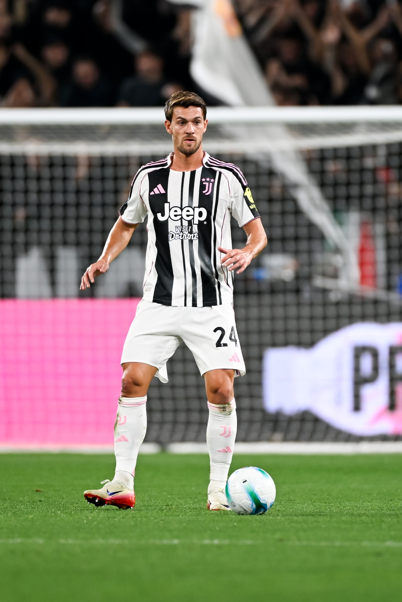 يوفنتوس يجدد عقد دانييلي روغاني حتى عام 2028 لتعزيز الدفاع