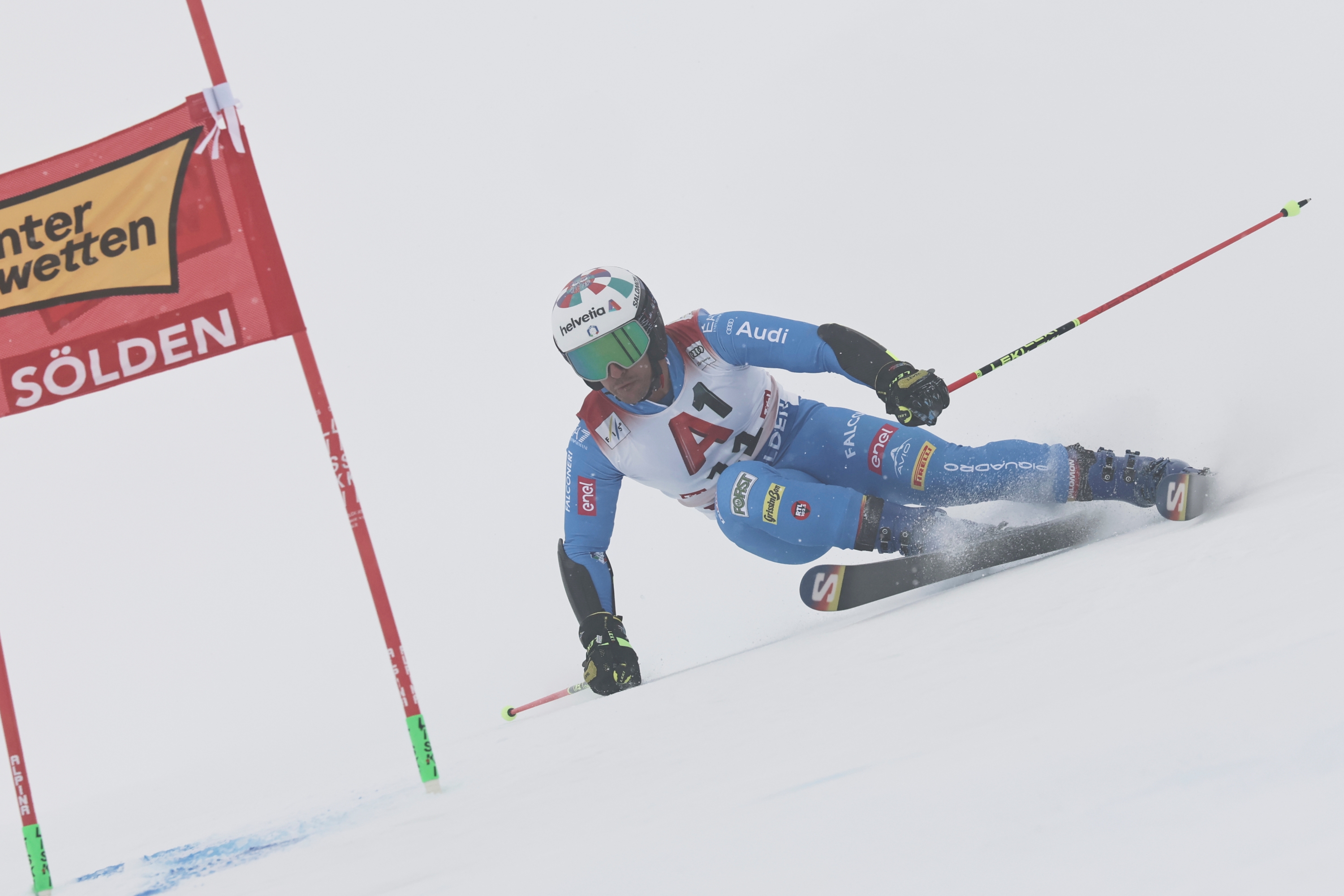 Italy's Luca De Aliprandini competes in an alpine ski, men's World Cup giant slalom, in Soelden, Austria, Sunday, Oct. 26, 2025. (AP Photo/Marco Trovati)