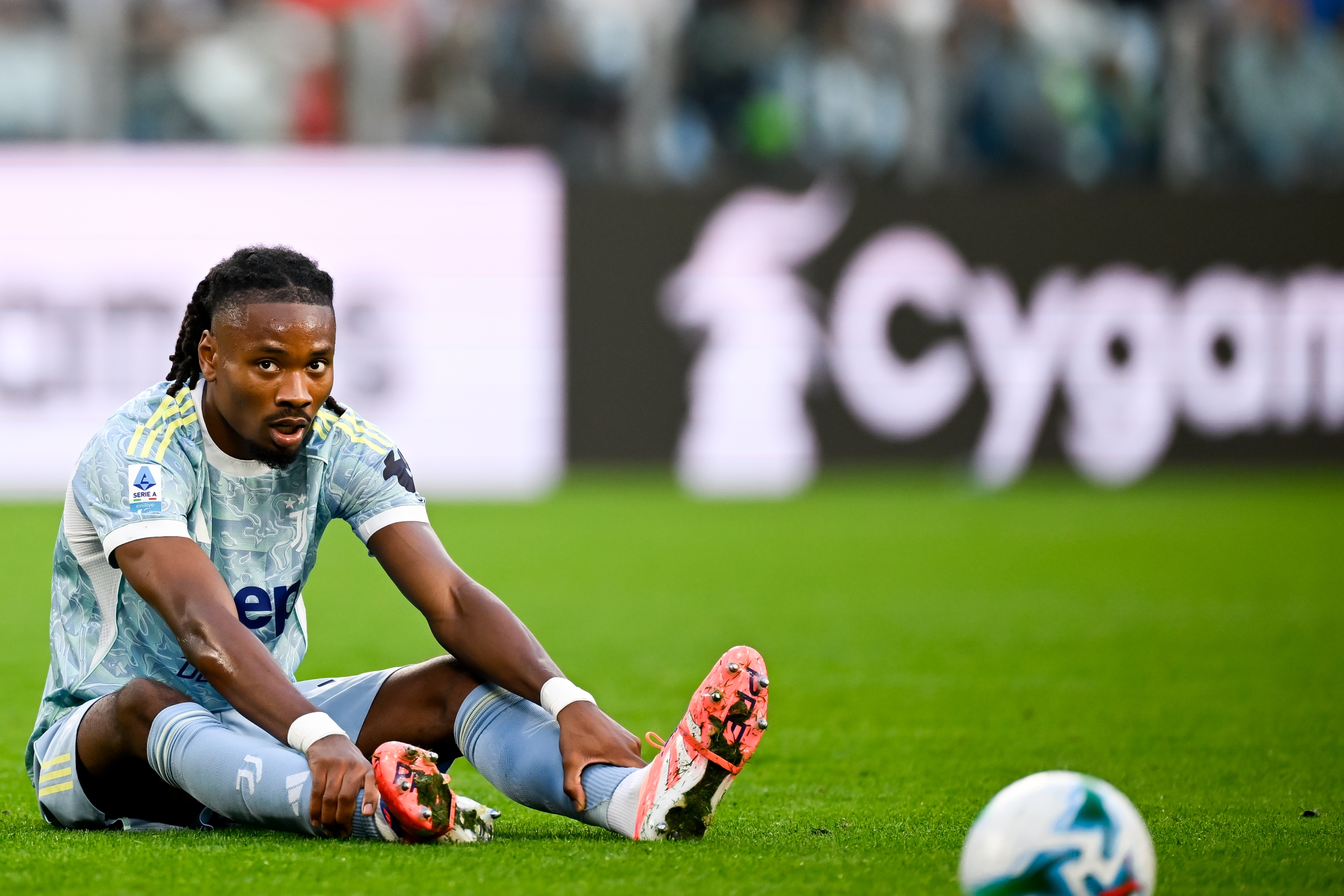 شكوك حول مشاركة تورام في مباراة يوفنتوس ضد سبورتينغ بسبب إصابة في الساق