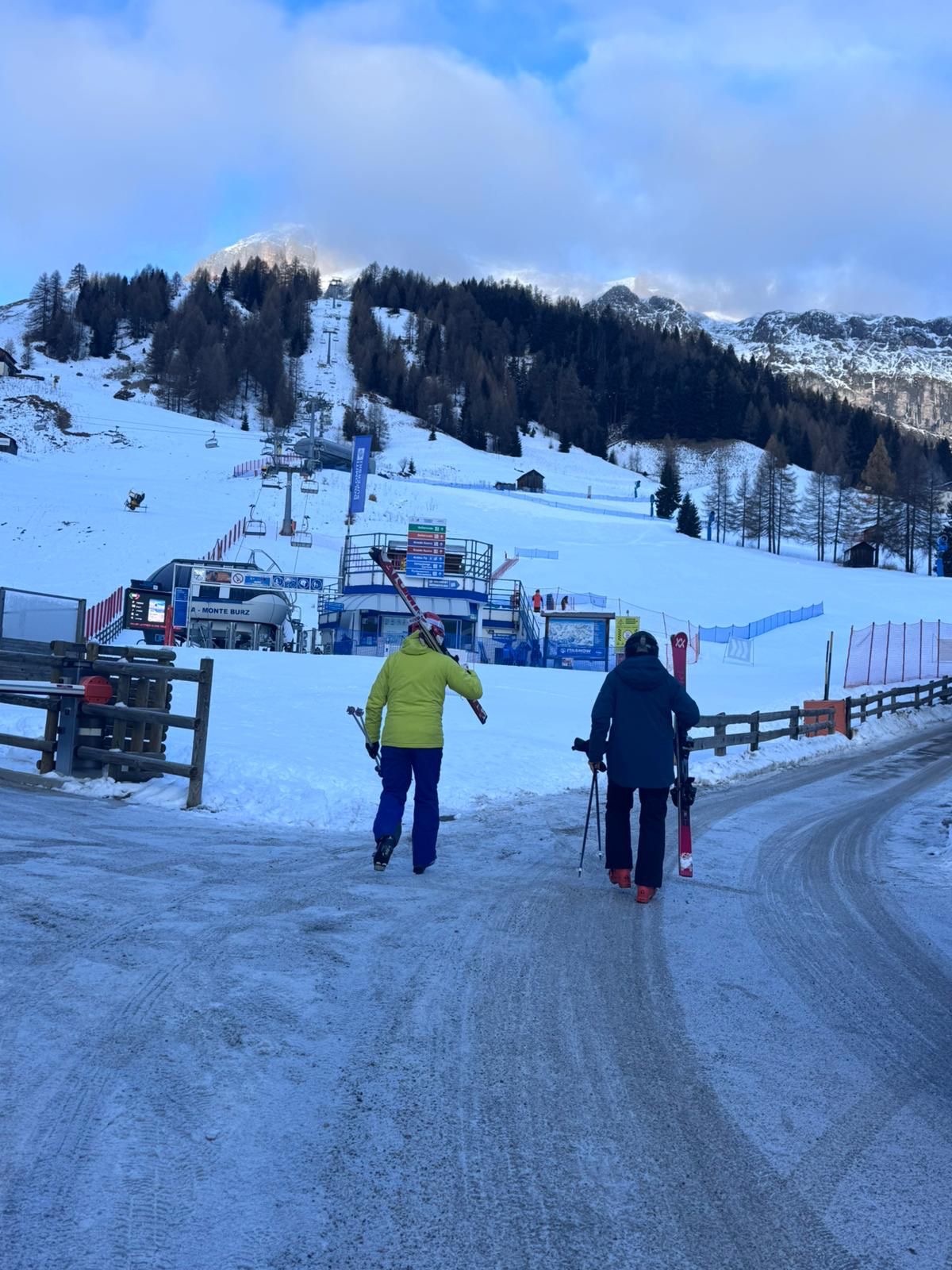 arabba sellaronda seggiovia burz sci montagna neve 2025 2026 dolomiti superski